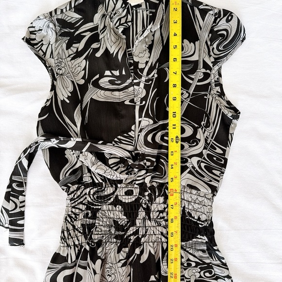 Black/Silver floral pattern top - Picture 7 of 15